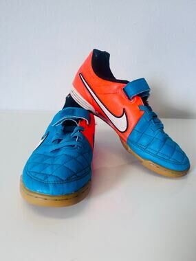 Nike Authentic Jr Tiempo V4 Indoor Soccer Shoes Size 4.5Y
